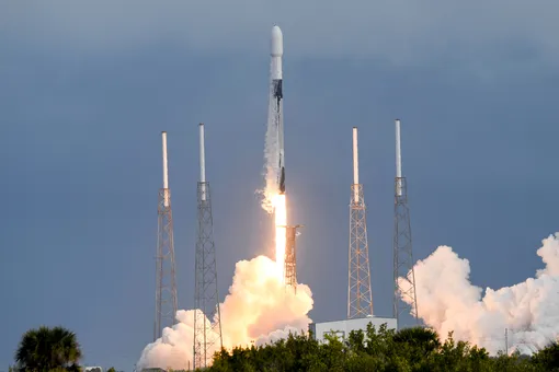 SpaceX запустила ракету-носитель со 143 спутниками — это абсолютный рекорд