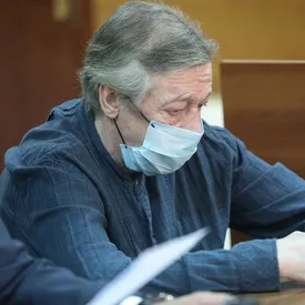 Ефремов запросил биологическую экспертизу по делу о ДТП и время на поиск нового адвоката. Ему дали на это неделю Ефремов запросил биологическую экспертизу по делу о ДТП и время на поиск нового адвоката. Ему дали на это неделю