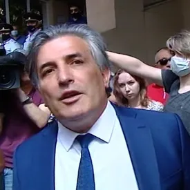 Семья Ефремова попросит проверить Пашаева на мошенничество во время работы над делом артиста. Сам юрист отрицает конфликт