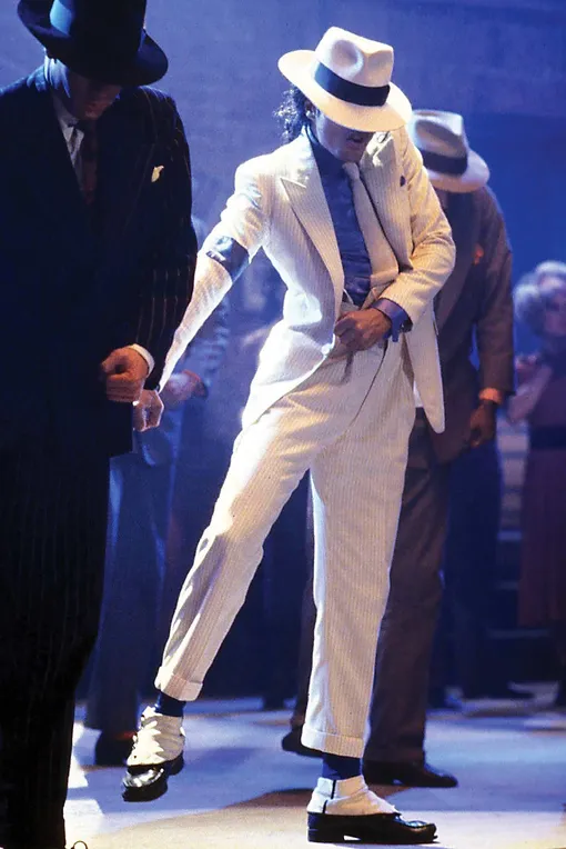 Майкл Джексон в клипе Smooth Criminal, 1987