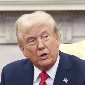Дональд Трамп объявил английский официальным языком США Дональд Трамп объявил английский официальным языком США