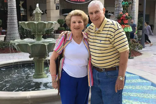 После обрушения многоэтажки в Майами пропала пожилая пара. Родные все еще получают звонки с их домашнего телефона