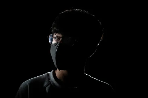 Победитель в категории «Документальная фотография» (Documentary) — Чан Минь Ко / Chung Ming Ko (Гонконг) за серию «Раны Гонконга» / Wounds of Hong Kong