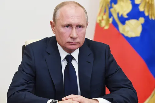 Путин поручил срочно ужесточить правила оборота гражданского оружия после стрельбы в казанской школе Путин поручил срочно ужесточить правила оборота гражданского оружия после стрельбы в казанской школе