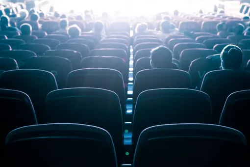 Кинотеатры в Тбилиси приостановили показ фильмов на русском языке