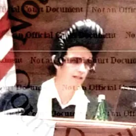 В США судью отстранили от работы за то, что он выступал на заседаниях в парике Элвиса Пресли и включал музыку