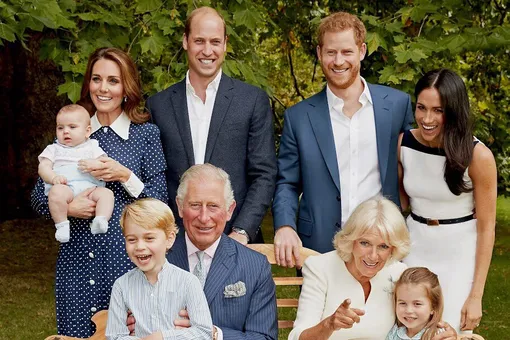 Принцу Чарльзу — 70: в честь юбилея появились новые фотографии королевской семьи