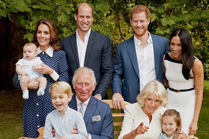 Принцу Чарльзу — 70: в честь юбилея появились новые фотографии королевской семьи