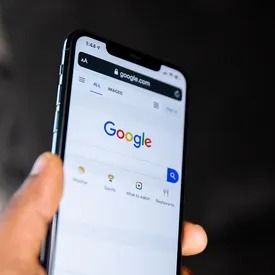Роскомнадзор дал Google сутки на удаление «запрещенного контента» и пригрозил замедлением трафика Роскомнадзор дал Google сутки на удаление «запрещенного контента» и пригрозил замедлением трафика