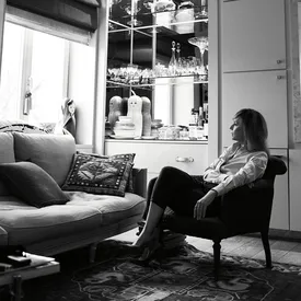 Видео: Алена Долецкая, которую мы любим, читает книгу Владимира Гуриева (которого мы тоже любим) Видео: Алена Долецкая, которую мы любим, читает книгу Владимира Гуриева (которого мы тоже любим)