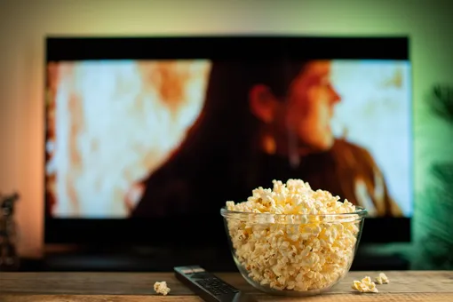 Исследование: продолжительный просмотр сериалов положительно влияет на психику