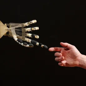 Любовь, музеи и роботы: как уживаются вместе искусственный интеллект и искусство