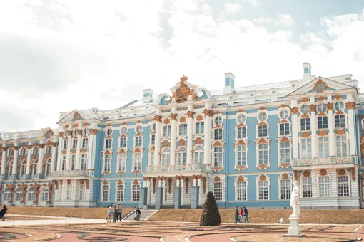 С 1 апреля в Петербурге с туристов начнут взимать по 100 рублей в сутки