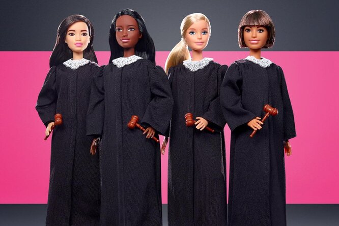 Mattel выбрали для Барби «профессию года». Кукла стала судьей Mattel выбрали для Барби «профессию года». Кукла стала судьей