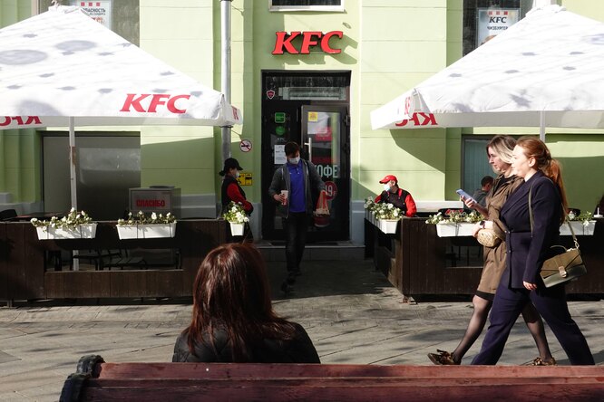 Burger King и KFC в России начали переходить на напитки «Черноголовки»