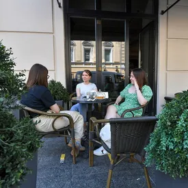 Кафе и ресторанам в России запретят включать чаевые в чек с 2021 года