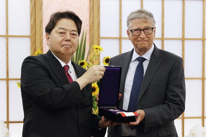 МИД Японии вручил Биллу Гейтсу орден Восходящего солнца за вклад в развитие сферы здравоохранения