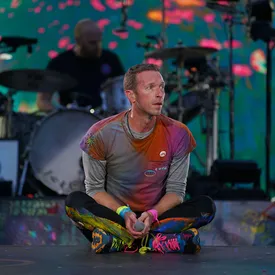 Coldplay выплатили бывшему менеджеру несколько миллионов фунтов стерлингов, чтобы урегулировать спор