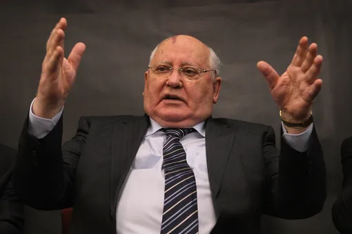 «Ни о какой бедности речи не шло»: Горбачев прокомментировал статью Foreign Policy о съемке в рекламе Pizza Hut
