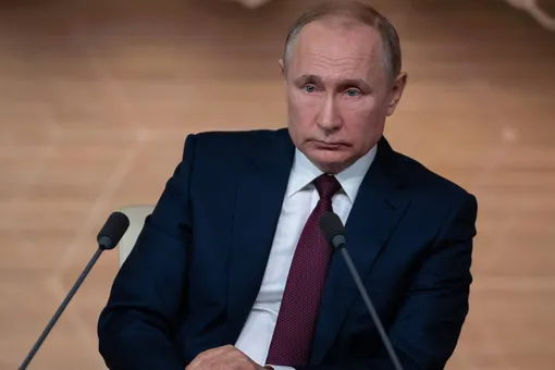 Владимир Путин подписал законы о возврате курилок в аэропорты, сжигании мусора и российском виноделии
