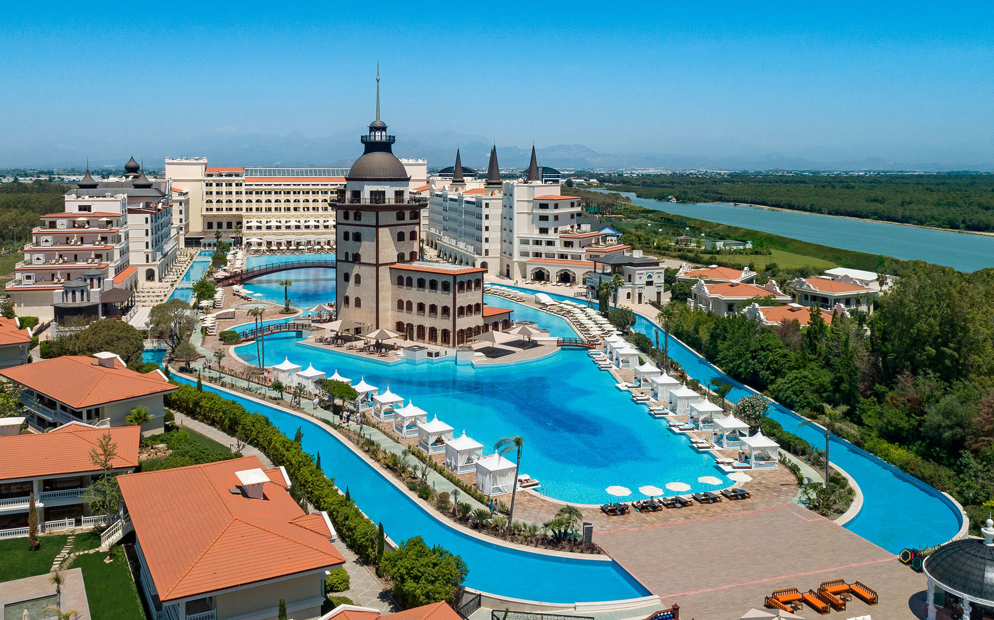 Titanic Mardan Palace в Турции: что нужно знать о новом отеле