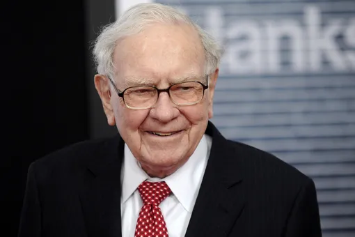 Уоррен Баффет возглавил рейтинг самых щедрых миллиардеров США по версии Forbes. За всю жизнь он направил на благотворительность $42,8 млрд