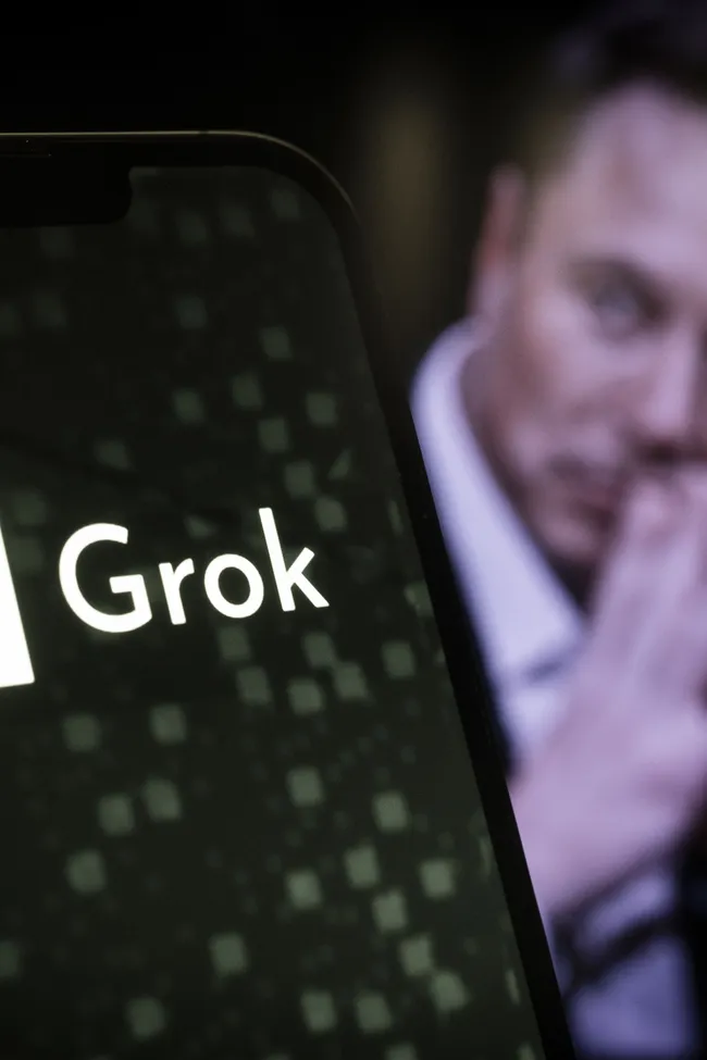 Сексуализированные дипфейки и возможная блокировка соцсети X: что нужно знать о скандале вокруг нейросети Илона Маска