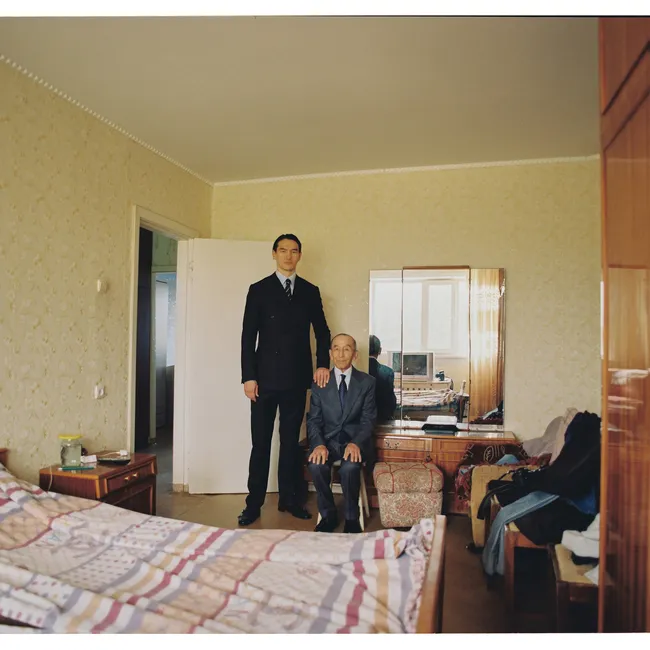 Дед инсайд: Нурлан Сабуров о мужском взрослении, наследии семьи и смысле быть дедом