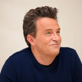 Мэттью Перри посещал встречи анонимных алкоголиков в доме Оззи Осборна перед своей смертью Мэттью Перри посещал встречи анонимных алкоголиков в доме Оззи Осборна перед своей смертью