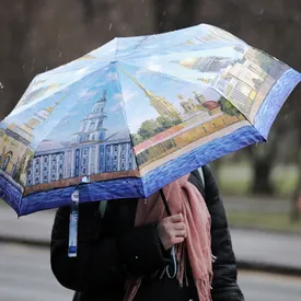 «Погода явно не для шашлыка». Синоптик предупредил москвичей о дождливых и холодных майских праздниках