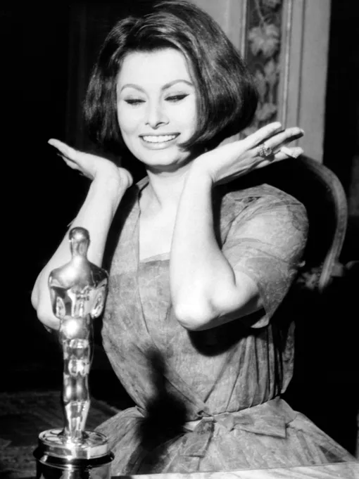 Софи Лорен и ее «Оскар» за лучшую женскую роль в фильме «Две женщины», 1962