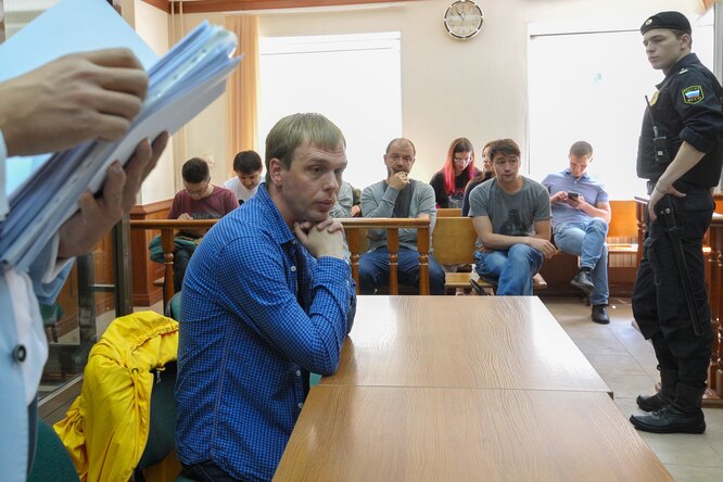 СК: экс-полицейские, задержавшие Ивана Голунова, незаконно приобрели и хранили наркотики