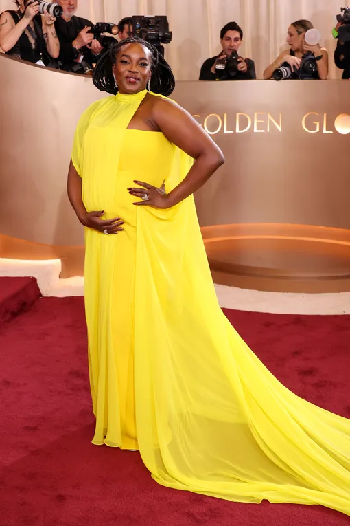 Вунми Мосаку в Matthew Reisman