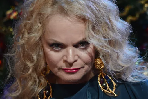 Лариса Долина пообещала вернуть покупательнице деньги за квартиру Лариса Долина пообещала вернуть покупательнице деньги за квартиру