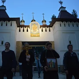 СК возбудил уголовное дело по факту истязания детей в Среднеуральском женском монастыре. Ранее его захватил схимонах Сергий