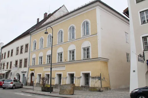 В Доме Гитлера в Австрии разместят отделение полиции, чтобы здание больше не напоминало о нацизме