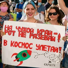 «Не уйду»: новый губернатор Хабаровского края отказался уезжать обратно в Москву, несмотря на призывы местных жителей. Они встретили его митингом