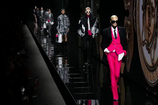 Versace пропустят неделю моды в Милане