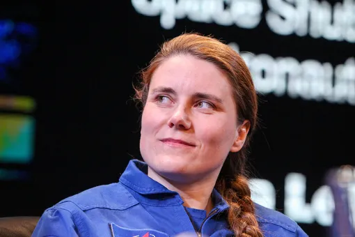 В 2022 году в космос отправится Анна Кикина. Впервые за восемь лет «Роскосмос» отправит на МКС женщину-космонавта