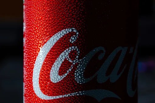 Coca-Cola требует запретить напиток Fantola от «Аквалайфа»
