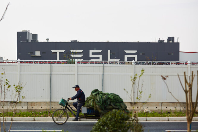 Bloomberg: Tesla выплатила $1 млн бывшему сотруднику, который заявил, что руководитель назвал его расистским словом Bloomberg: Tesla выплатила $1 млн бывшему сотруднику, который заявил, что руководитель назвал его расистским словом