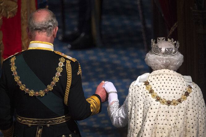 Королева Елизавета II и принц Чарльз, 2019