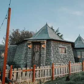 На Airbnb теперь можно снять копию хижины Хагрида из «Гарри Поттера» На Airbnb теперь можно снять копию хижины Хагрида из «Гарри Поттера»