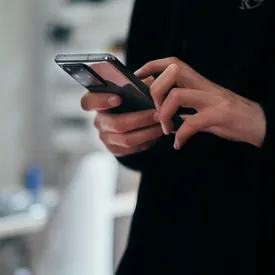 Из App Store удалили приложения РЖД, «Ситидрайв» и «Сбермаркет». Из Google Play исчез сервис «Госуслуги Москвы»