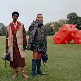 Стеганые шляпы и шарфы с мягкими шипами: посмотрите на совместную коллекцию Moncler и JW Anderson