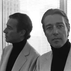 «Битва за Версаль», бал Трумена Капоте, взлет и падение: что нужно знать о дизайнере Рое Холстоне