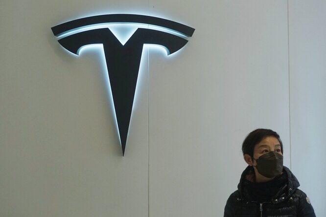 В Китае сотни покупателей Tesla устроили протесты. Они возмутились большими скидками компании в январе В Китае сотни покупателей Tesla устроили протесты. Они возмутились большими скидками компании в январе