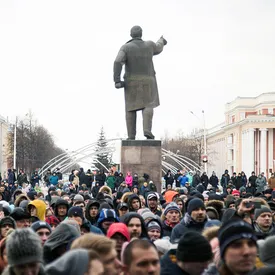 Жители Кемерова вышли на стихийный митинг Жители Кемерова вышли на стихийный митинг