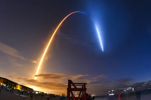 SpaceX отправила на МКС космический корабль Crew Dragon с 4 астронавтами на борту. Посмотрите, как это красиво!