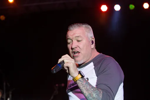 Умер основатель группы Smash Mouth и автор хитов из «Шрека» Стивен Харвелл Умер основатель группы Smash Mouth и автор хитов из «Шрека» Стивен Харвелл